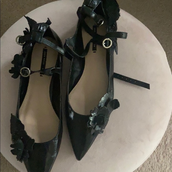 Shoes - Picture 2 of 5